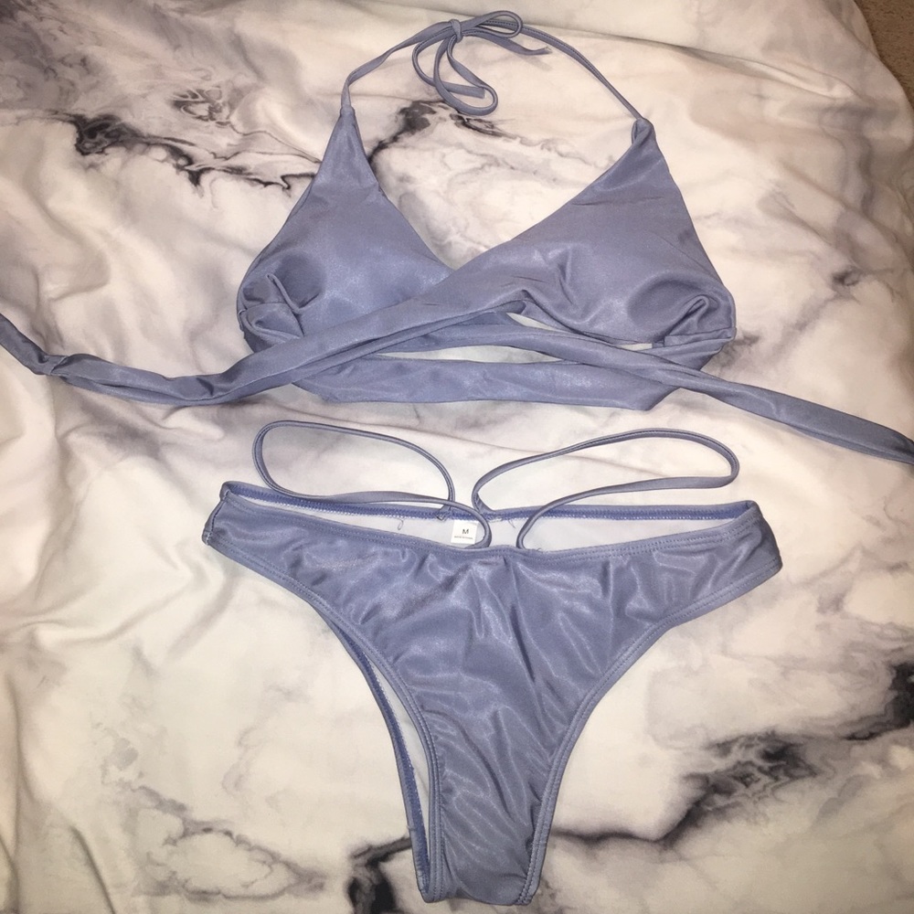 BRAND NEW wrap around bikini w strappy bottoms - Picture 2 of 3